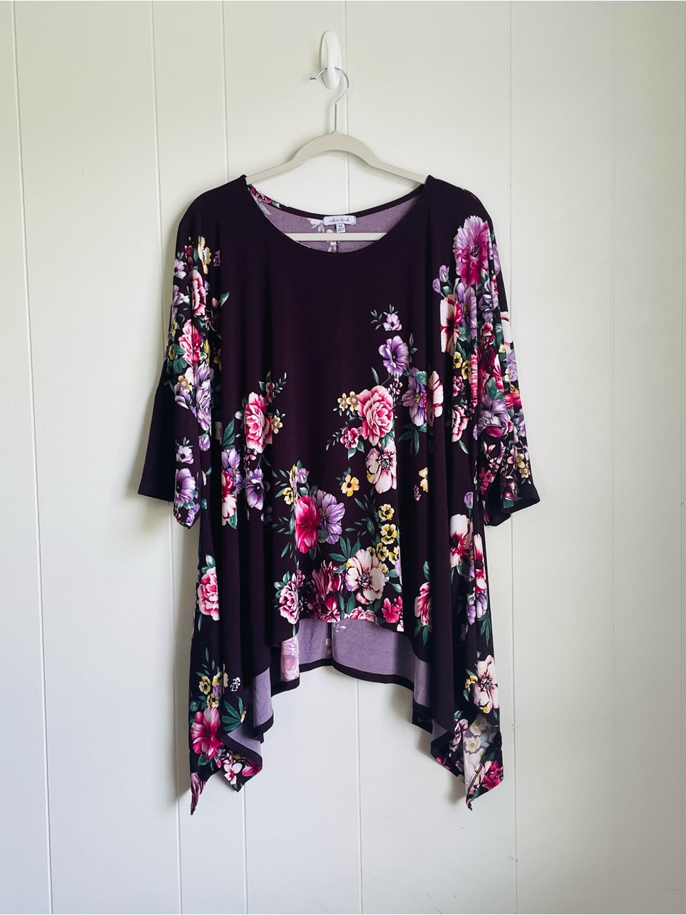 White Birch 3X Burgundy Floral Asymmetrical Tunic Top 3/4 Sleeve